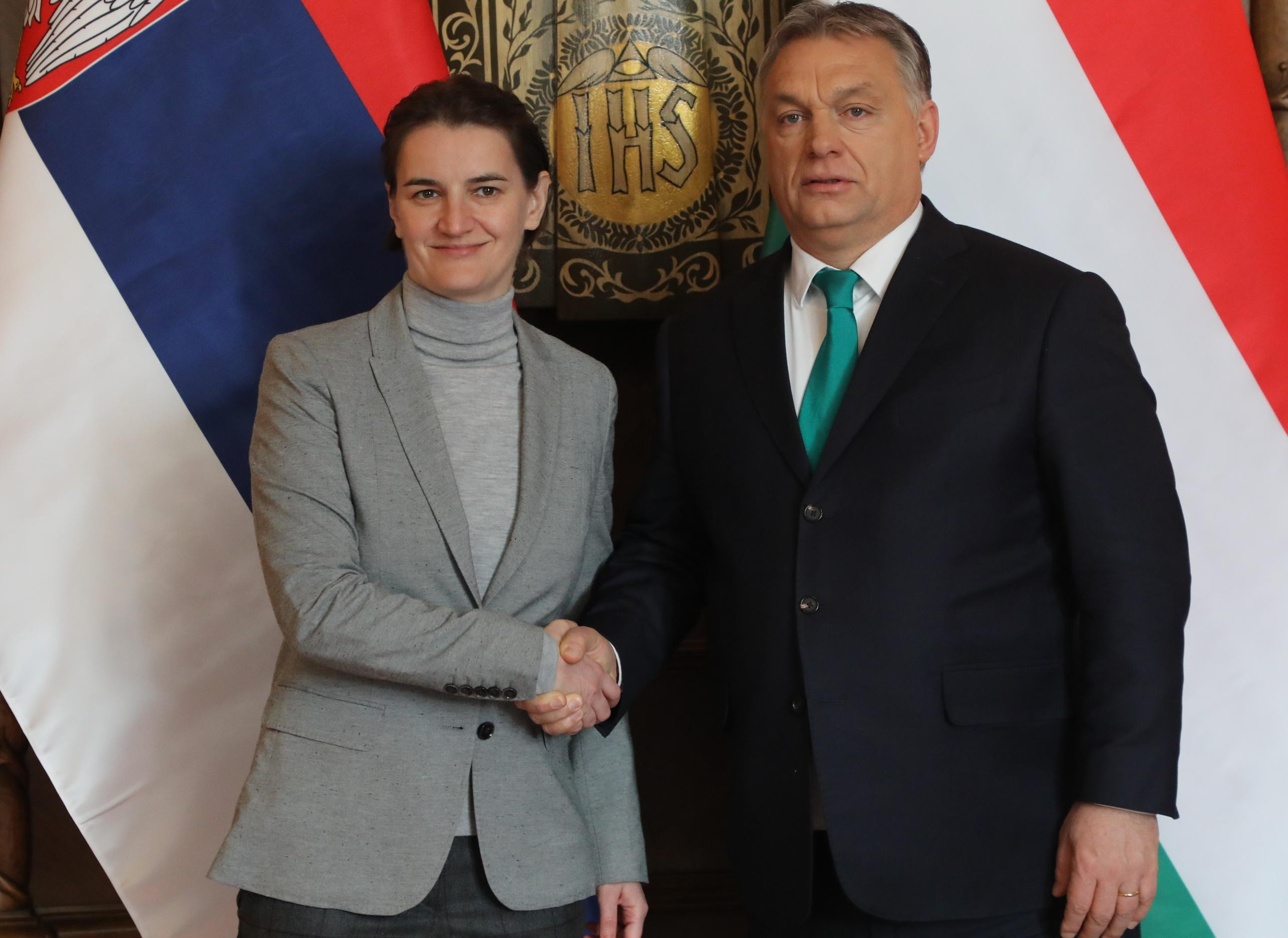 SRBIJA I MAĐARSKA: Potpisano 10 sporazuma o saradnji!